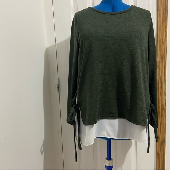 Dorothy Perkins women green knit and white polyester pullover top. Size 16. Used - Picture 4 of 8